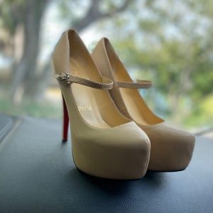 Christian louboutin Nude Daffodils Pumps